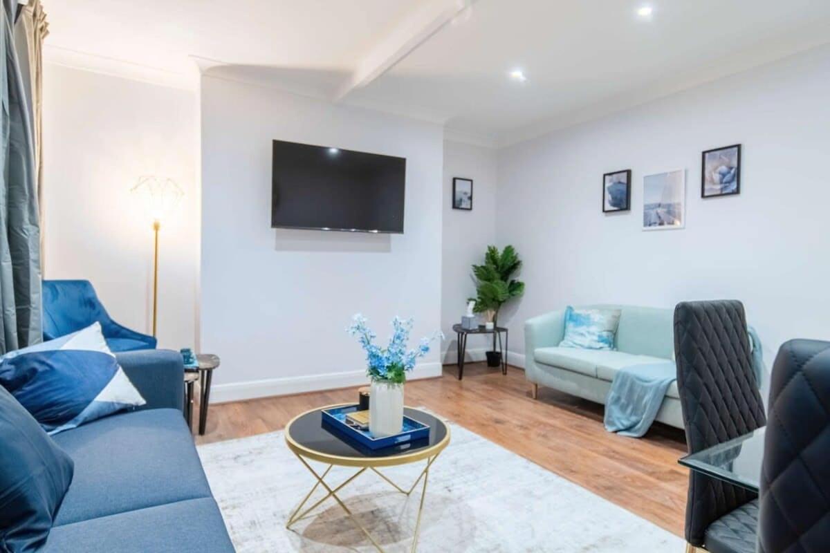 Holiday home Modern 2-bed In West Kensington London