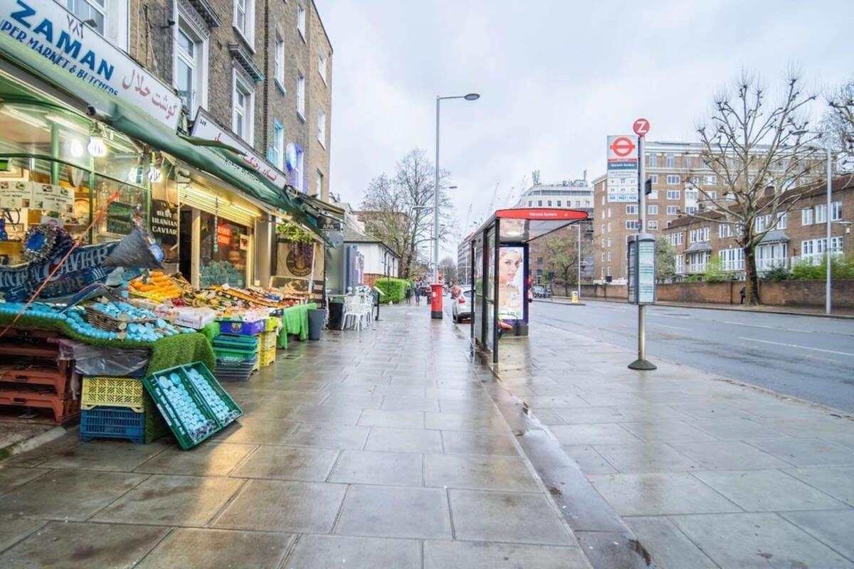 Modern 2-bed In West Kensington Holiday home London