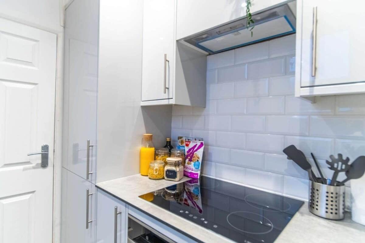 Modern 2-bed In West Kensington