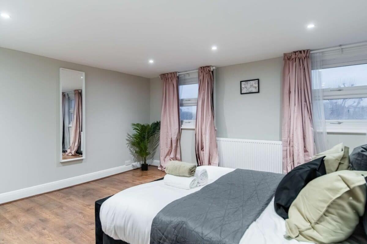 Modern 2-bed In West Kensington *